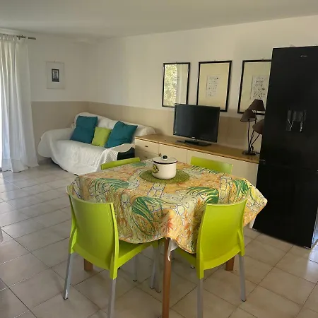 Bord De Mer סרביון